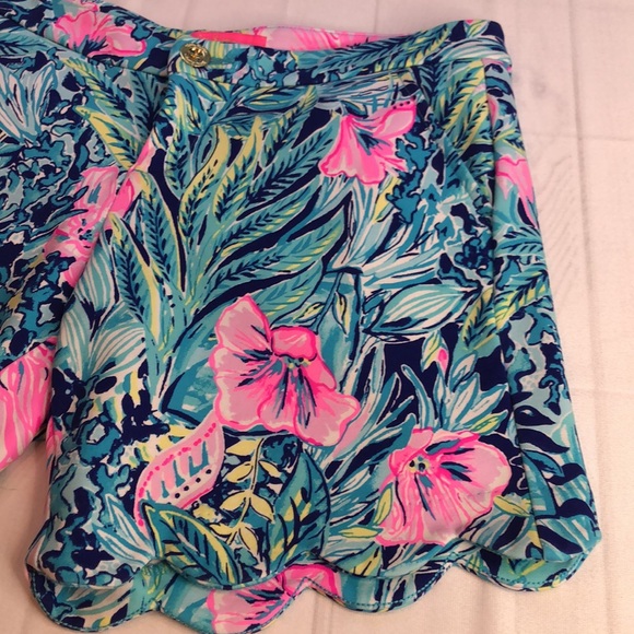 Lilly Pulitzer Darcy Knit Buttercup Stretchy Short Beachwood Blooms Size 6 - Picture 15 of 16